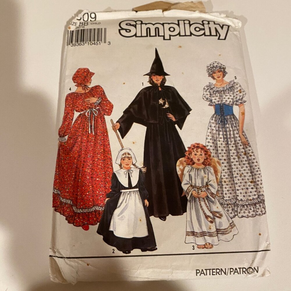 Simplicity 9809‎ Halloween Costumes Pattern Child Size 2–12 Uncut